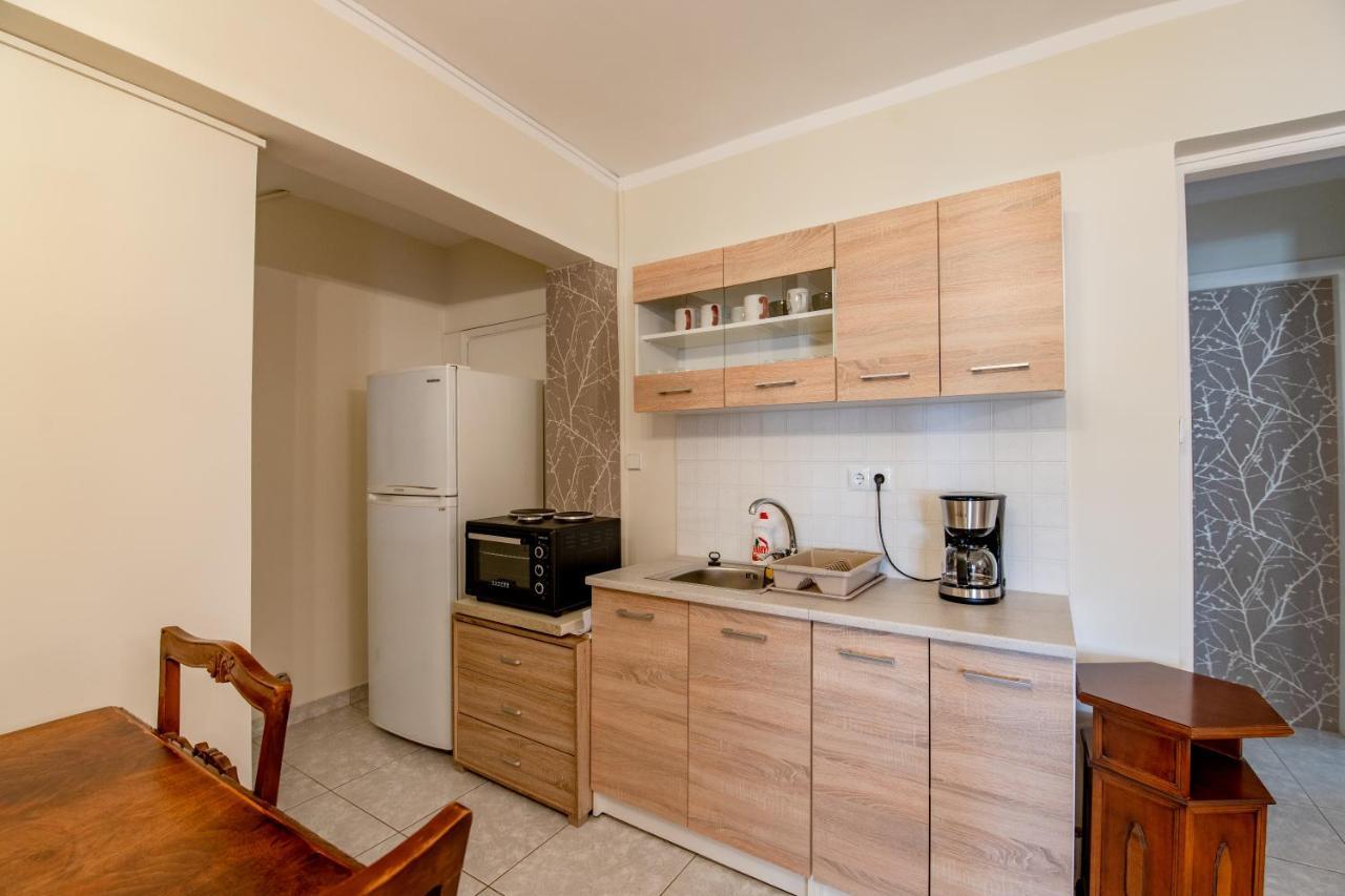 Evie'S Cozy Apartment Атина Екстериор снимка